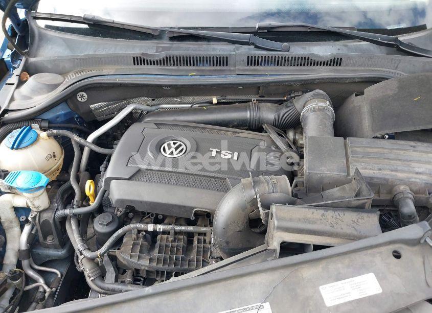 Photo 10 of 2015 Volkswagen Jetta 1.8T SE (VIN 3VWD17AJ6FM303530)