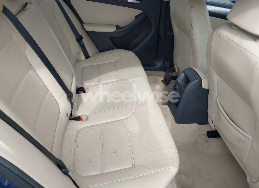 Photo 8 of 2015 Volkswagen Jetta 1.8T SE (VIN 3VWD17AJ6FM303530)