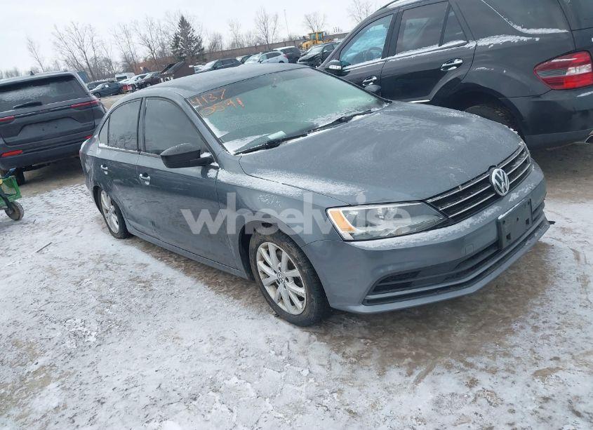2015 Volkswagen Jetta 1.8T SE (VIN 3VWD17AJ6FM319596) main photo
