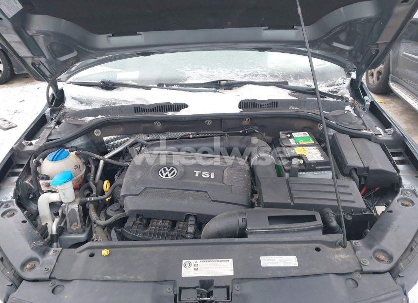 Photo 10 of 2015 Volkswagen Jetta 1.8T SE (VIN 3VWD17AJ6FM319596)
