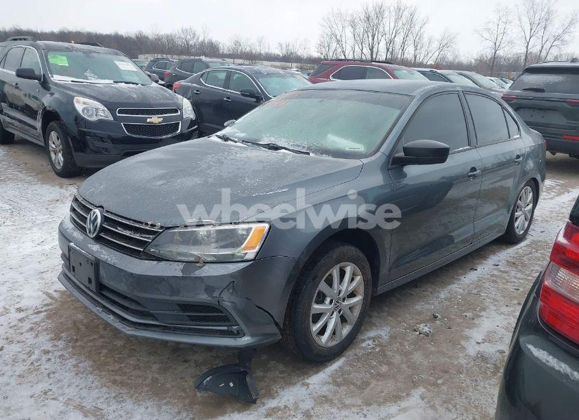 Photo 2 of 2015 Volkswagen Jetta 1.8T SE (VIN 3VWD17AJ6FM319596)