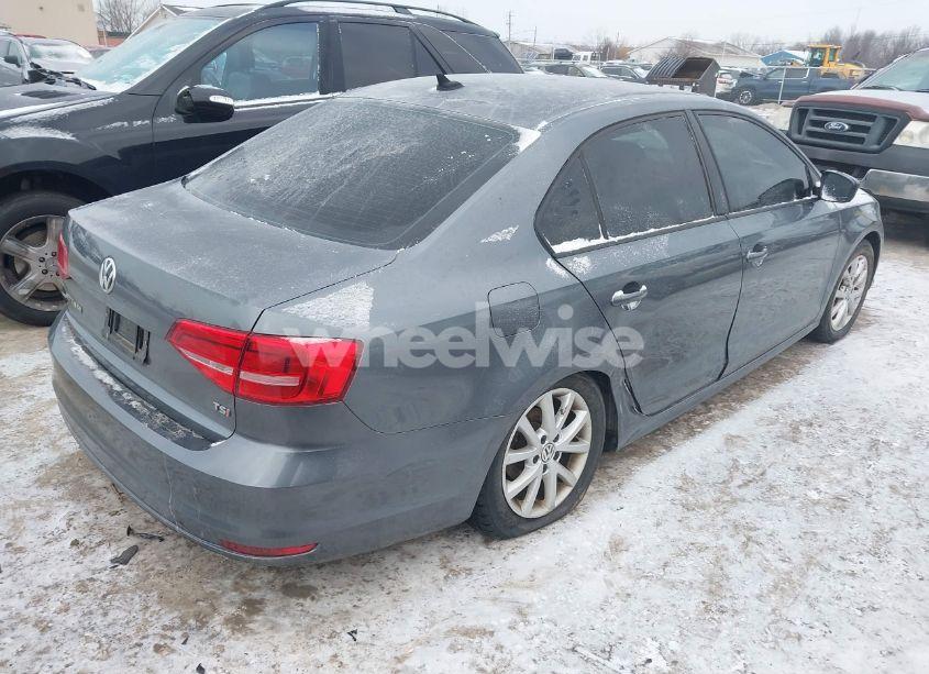 Photo 4 of 2015 Volkswagen Jetta 1.8T SE (VIN 3VWD17AJ6FM319596)