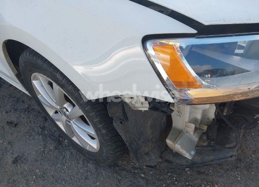 Photo 14 of 2015 Volkswagen Jetta 1.8T SE (VIN 3VWD17AJ6FM321669)