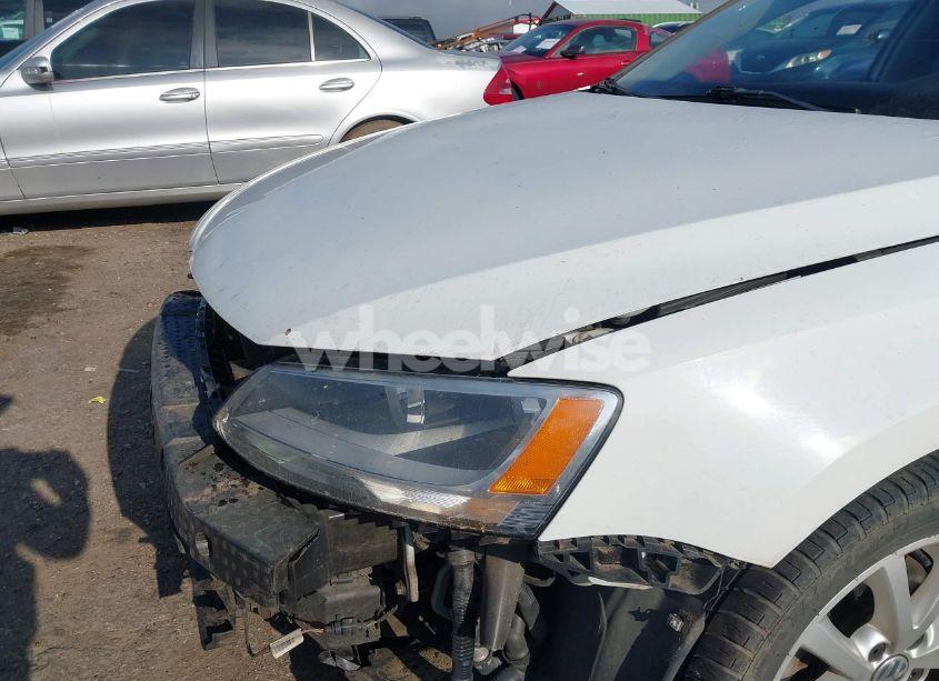 Photo 16 of 2015 Volkswagen Jetta 1.8T SE (VIN 3VWD17AJ6FM321669)