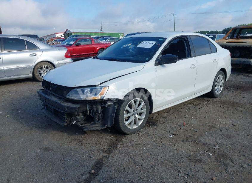 Photo 2 of 2015 Volkswagen Jetta 1.8T SE (VIN 3VWD17AJ6FM321669)