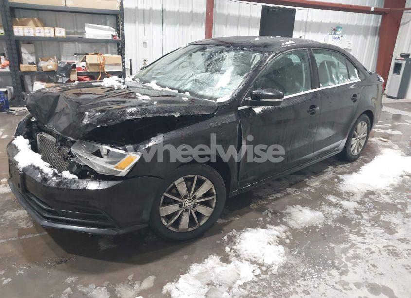 Photo 2 of 2015 Volkswagen Jetta 1.8T SE (VIN 3VWD17AJ6FM403899)