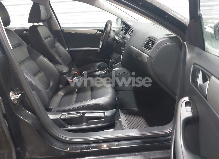 Photo 5 of 2015 Volkswagen Jetta 1.8T SE (VIN 3VWD17AJ6FM403899)