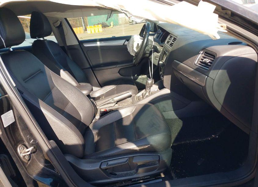 Photo 5 of 2015 Volkswagen Jetta 1.8T SE (VIN 3VWD17AJ6FM414613)