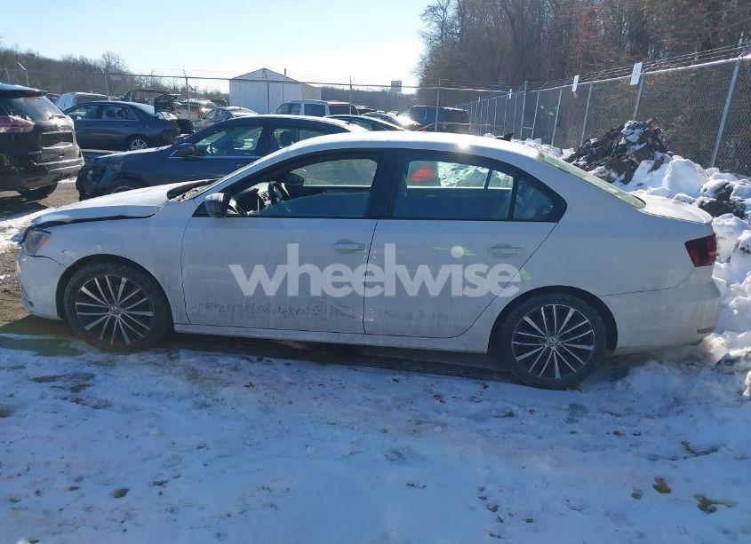 Photo 14 of 2016 Volkswagen Jetta 1.8T SPORT (VIN 3VWD17AJ6GM394803)