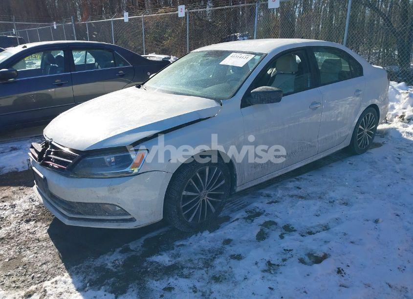 Photo 2 of 2016 Volkswagen Jetta 1.8T SPORT (VIN 3VWD17AJ6GM394803)