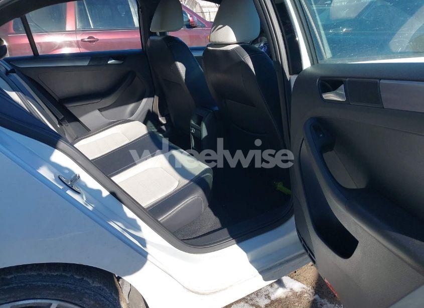 Photo 8 of 2016 Volkswagen Jetta 1.8T SPORT (VIN 3VWD17AJ6GM394803)