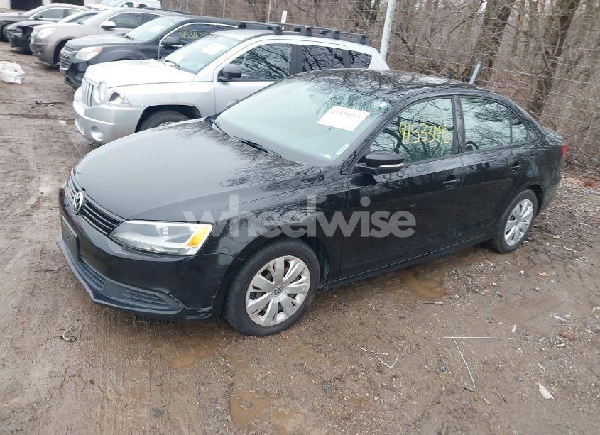 Photo 2 of 2014 Volkswagen Jetta 1.8T SE (VIN 3VWD17AJ7EM364707)