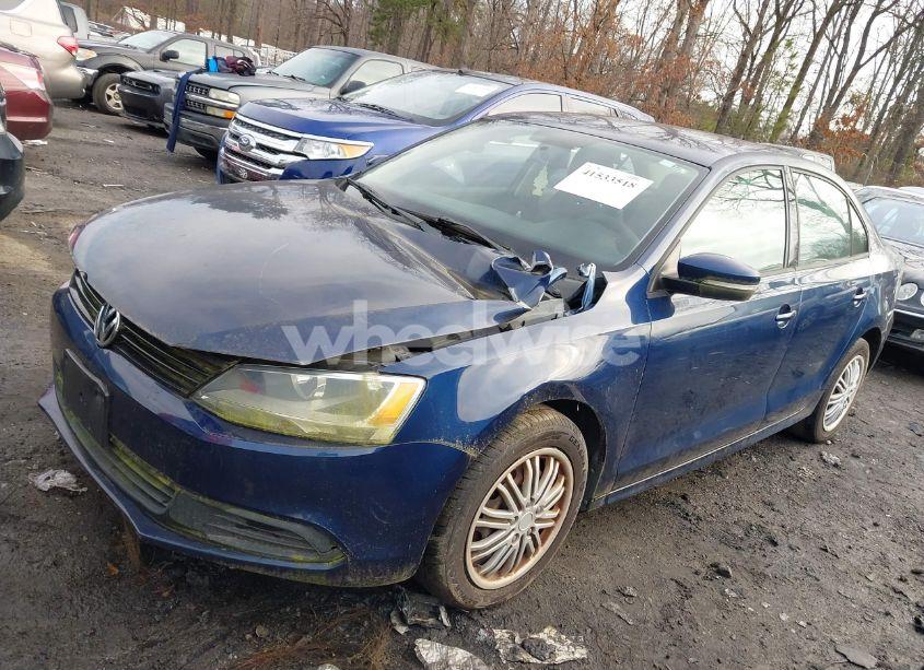Photo 2 of 2014 Volkswagen Jetta 1.8T SE (VIN 3VWD17AJ7EM396010)