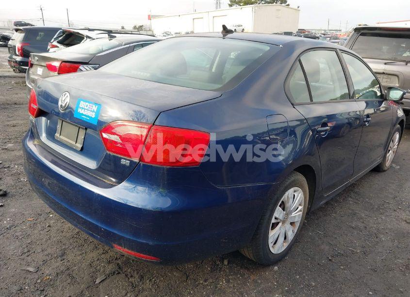 Photo 4 of 2014 Volkswagen Jetta 1.8T SE (VIN 3VWD17AJ7EM396010)