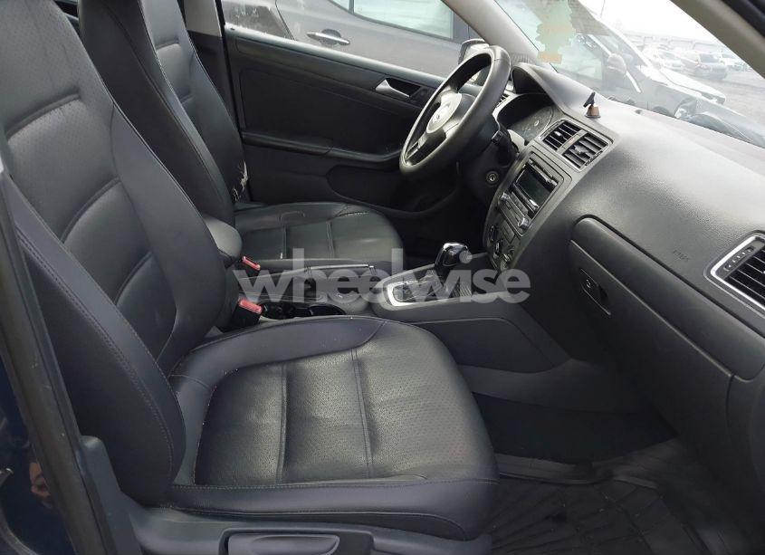 Photo 5 of 2014 Volkswagen Jetta 1.8T SE (VIN 3VWD17AJ7EM396010)