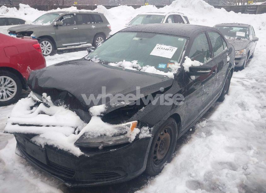 Photo 2 of 2014 Volkswagen Jetta 1.8T SE (VIN 3VWD17AJ7EM419589)