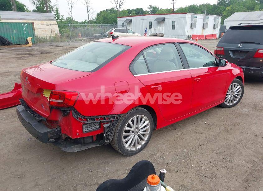 Photo 4 of 2015 Volkswagen Jetta 1.8T SE (VIN 3VWD17AJ7FM204019)