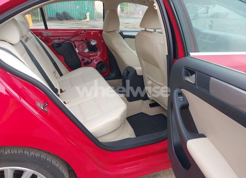 Photo 8 of 2015 Volkswagen Jetta 1.8T SE (VIN 3VWD17AJ7FM204019)