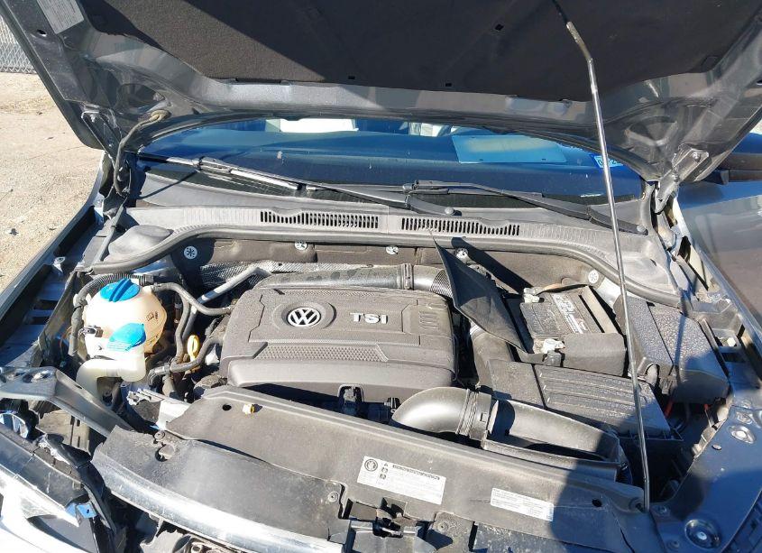 Photo 10 of 2015 Volkswagen Jetta 1.8T SPORT (VIN 3VWD17AJ7FM222052)