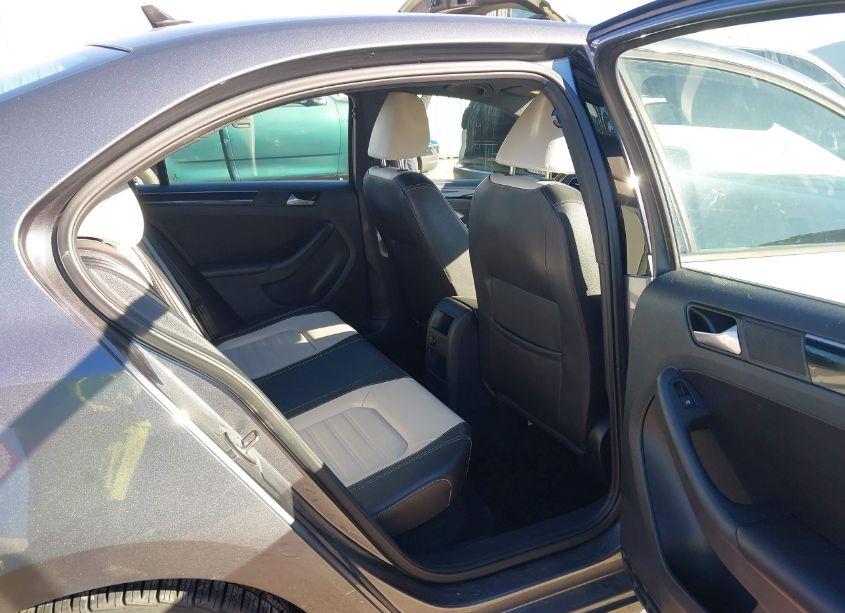 Photo 8 of 2015 Volkswagen Jetta 1.8T SPORT (VIN 3VWD17AJ7FM222052)