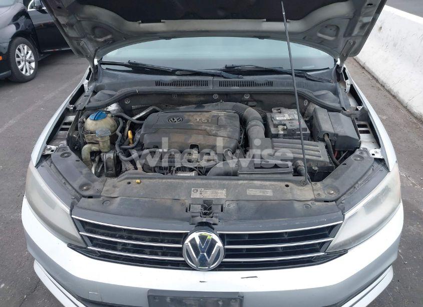 Photo 10 of 2015 Volkswagen Jetta 1.8T SE (VIN 3VWD17AJ7FM226182)
