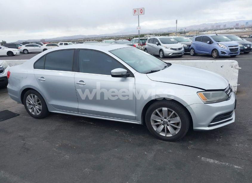Photo 12 of 2015 Volkswagen Jetta 1.8T SE (VIN 3VWD17AJ7FM226182)