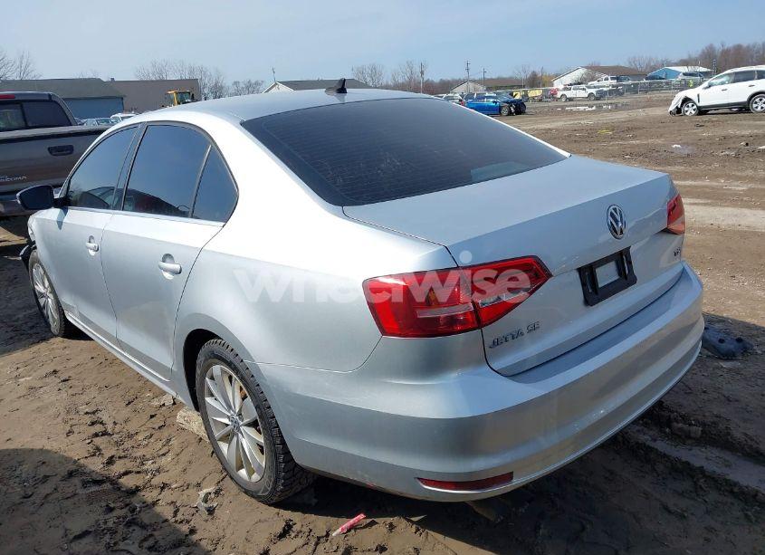 Photo 3 of 2015 Volkswagen Jetta 1.8T SE (VIN 3VWD17AJ7FM256394)