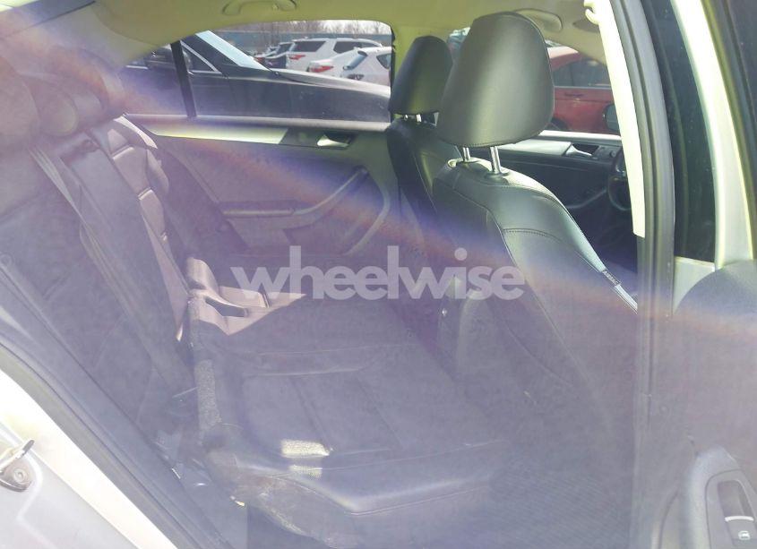 Photo 8 of 2015 Volkswagen Jetta 1.8T SE (VIN 3VWD17AJ7FM256394)