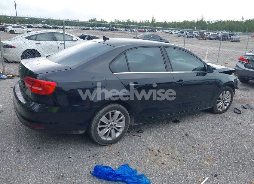 Photo 4 of 2015 Volkswagen Jetta 1.8T SE (VIN 3VWD17AJ7FM276323)