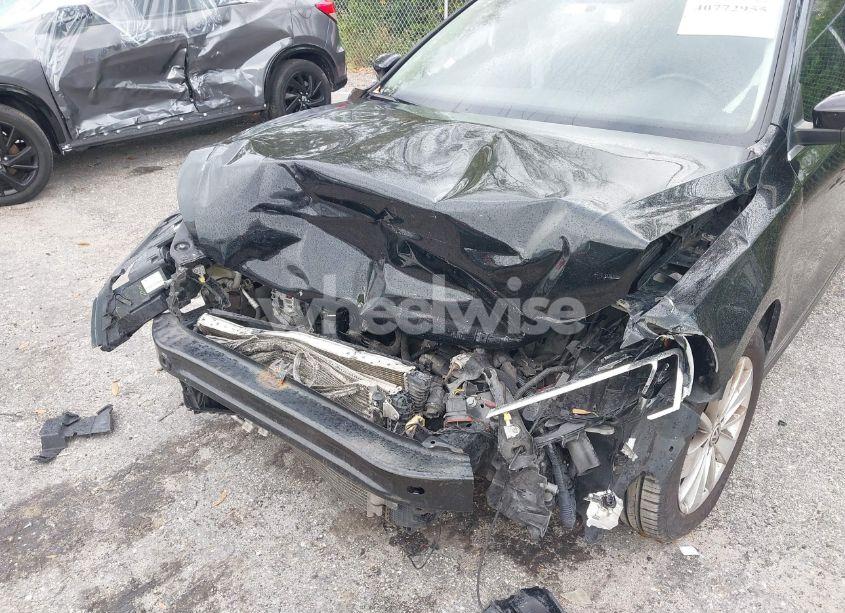 Photo 6 of 2015 Volkswagen Jetta 1.8T SE (VIN 3VWD17AJ7FM276323)