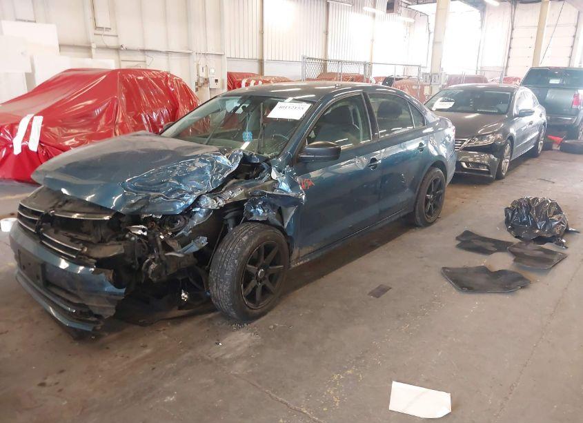 Photo 2 of 2015 Volkswagen Jetta 1.8T SE (VIN 3VWD17AJ7FM285510)
