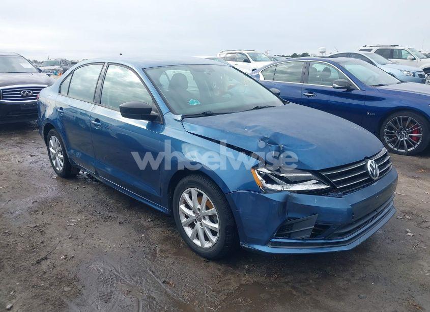 2015 Volkswagen Jetta 1.8T SE (VIN 3VWD17AJ7FM300281) main photo