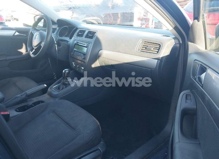 Photo 5 of 2015 Volkswagen Jetta 1.8T SE (VIN 3VWD17AJ7FM300281)