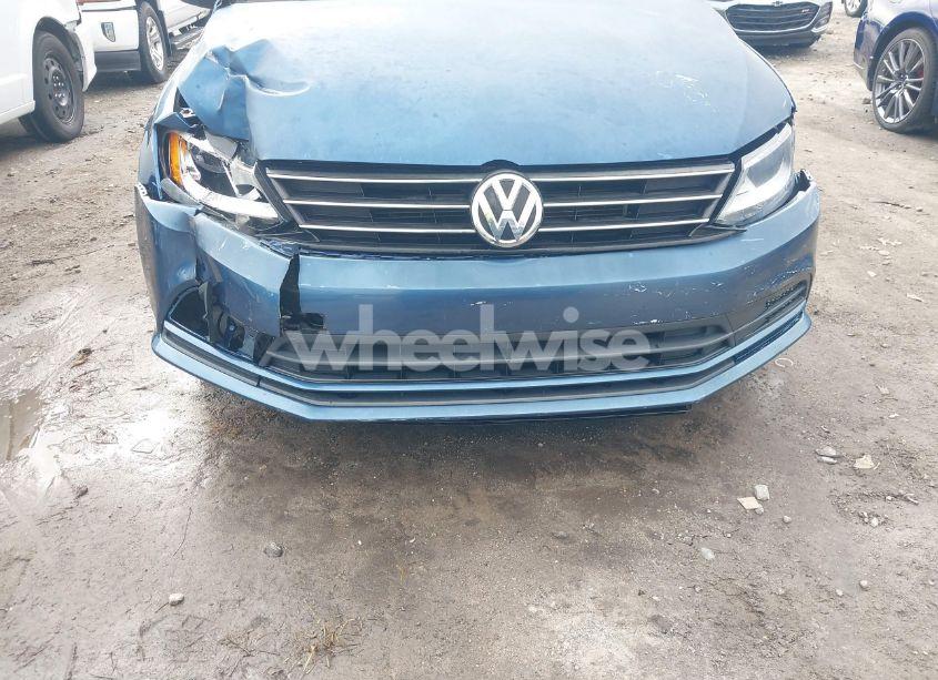 Photo 6 of 2015 Volkswagen Jetta 1.8T SE (VIN 3VWD17AJ7FM300281)