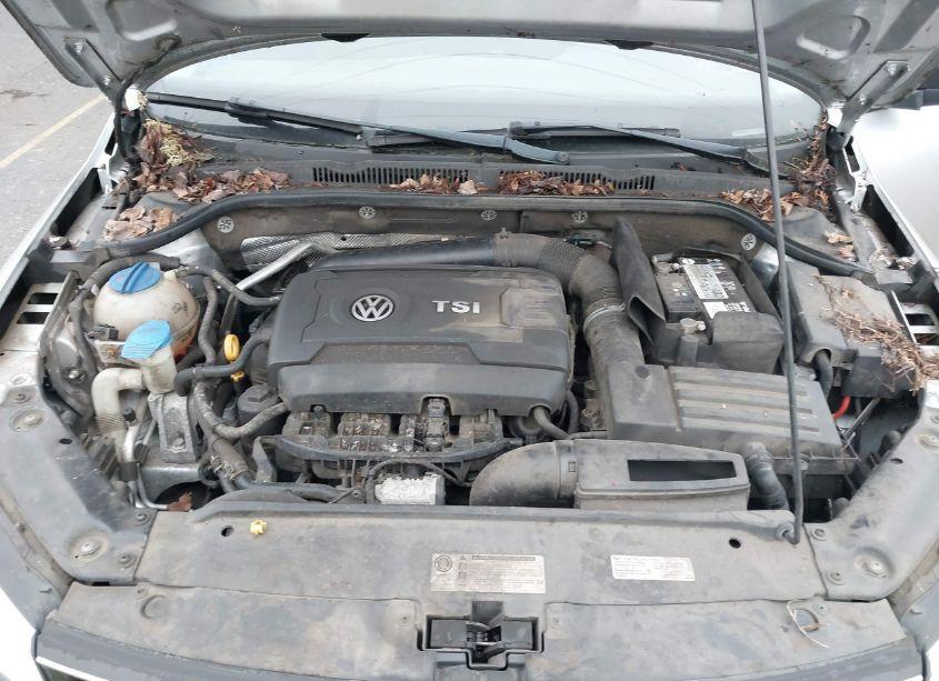 Photo 10 of 2015 Volkswagen Jetta 1.8T SE (VIN 3VWD17AJ7FM301656)