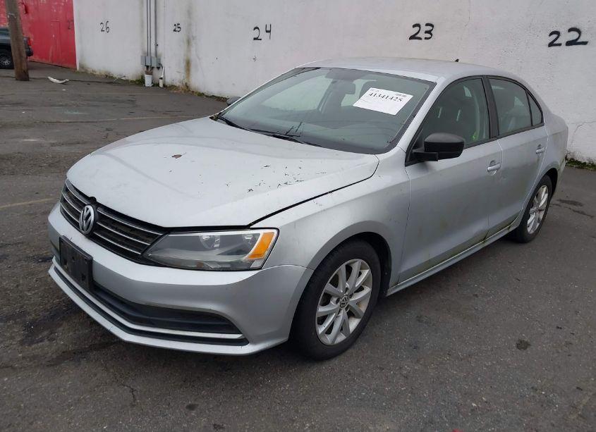 Photo 2 of 2015 Volkswagen Jetta 1.8T SE (VIN 3VWD17AJ7FM301656)
