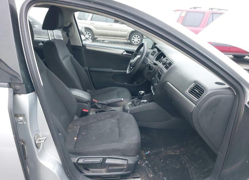 Photo 5 of 2015 Volkswagen Jetta 1.8T SE (VIN 3VWD17AJ7FM301656)