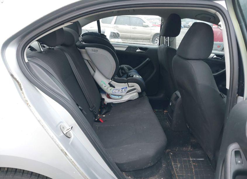 Photo 8 of 2015 Volkswagen Jetta 1.8T SE (VIN 3VWD17AJ7FM301656)