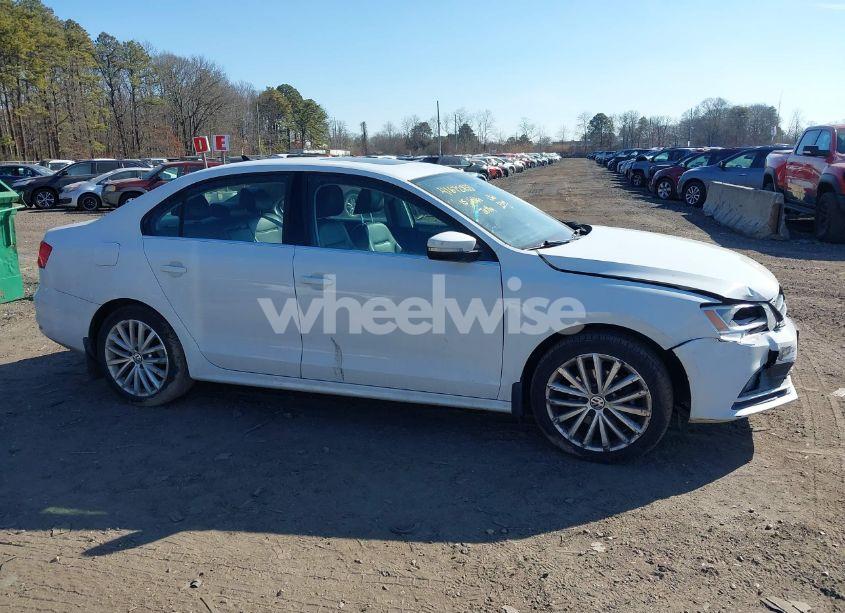 Photo 13 of 2015 Volkswagen Jetta 1.8T SE (VIN 3VWD17AJ7FM332079)