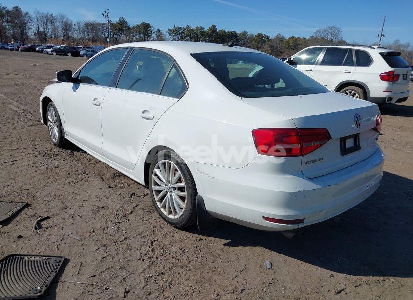 Photo 3 of 2015 Volkswagen Jetta 1.8T SE (VIN 3VWD17AJ7FM332079)