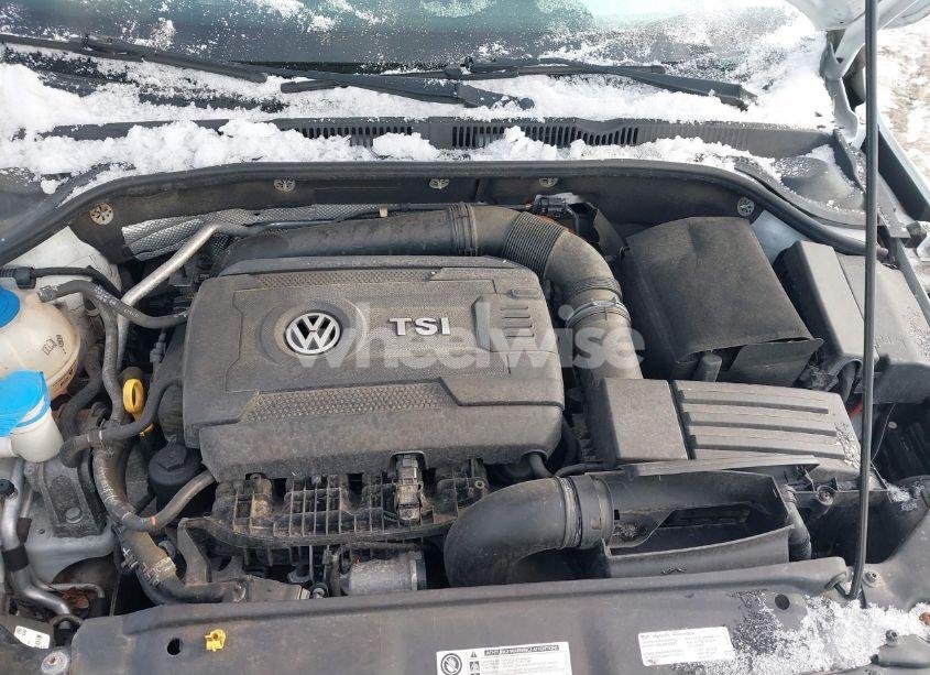 Photo 10 of 2015 Volkswagen Jetta 1.8T SE (VIN 3VWD17AJ7FM347214)