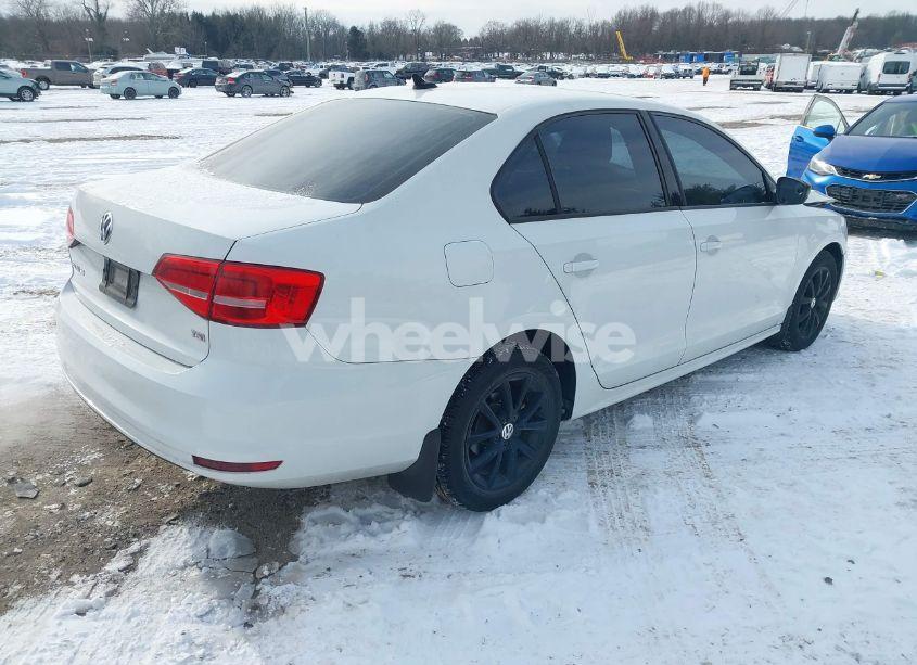 Photo 4 of 2015 Volkswagen Jetta 1.8T SE (VIN 3VWD17AJ7FM347214)