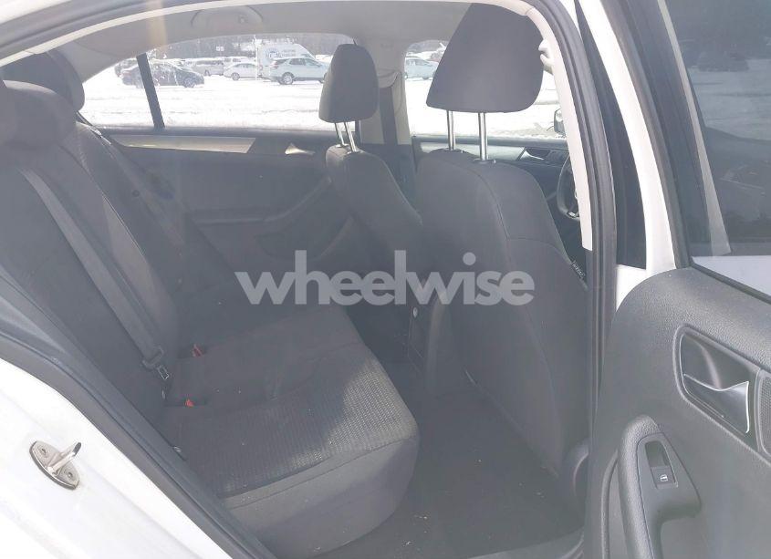 Photo 8 of 2015 Volkswagen Jetta 1.8T SE (VIN 3VWD17AJ7FM347214)