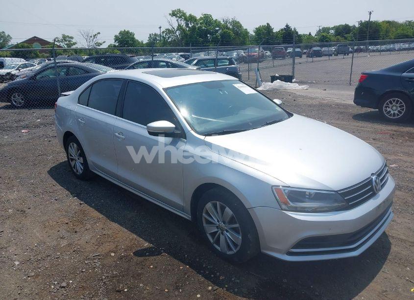 2015 Volkswagen Jetta 1.8T SE (VIN 3VWD17AJ7FM421327) main photo