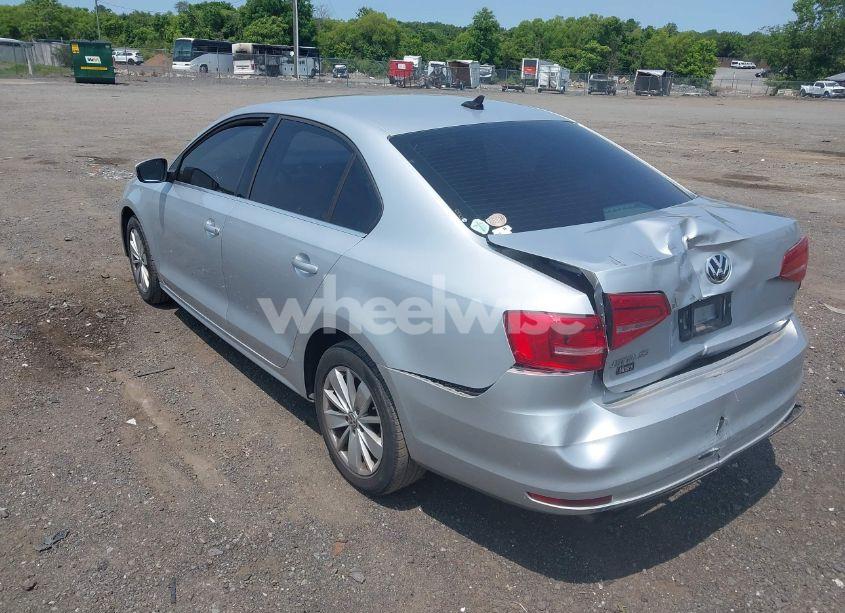 Photo 3 of 2015 Volkswagen Jetta 1.8T SE (VIN 3VWD17AJ7FM421327)