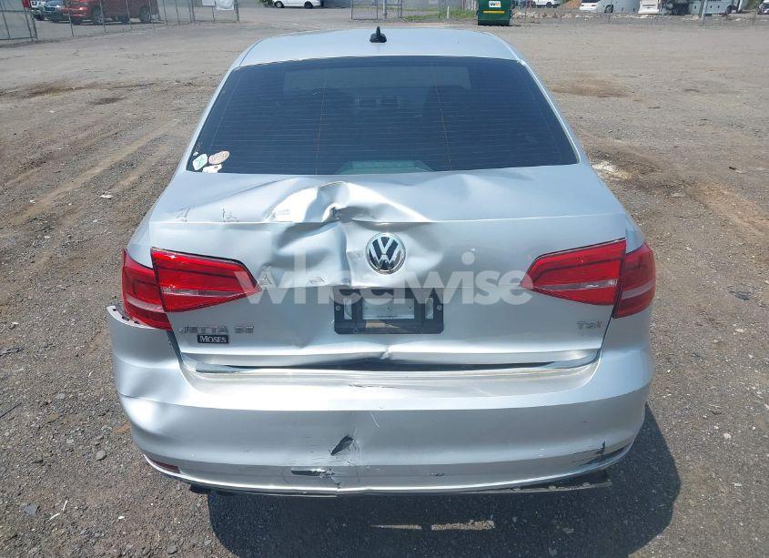Photo 6 of 2015 Volkswagen Jetta 1.8T SE (VIN 3VWD17AJ7FM421327)