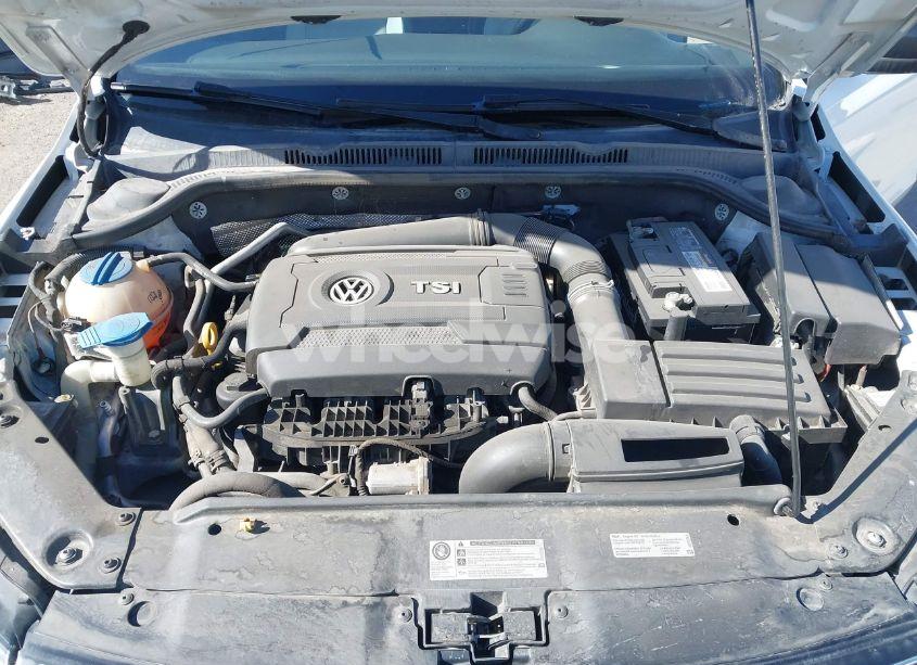 Photo 10 of 2016 Volkswagen Jetta 1.8T SPORT (VIN 3VWD17AJ7GM391943)