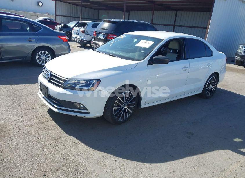 Photo 2 of 2016 Volkswagen Jetta 1.8T SPORT (VIN 3VWD17AJ7GM391943)