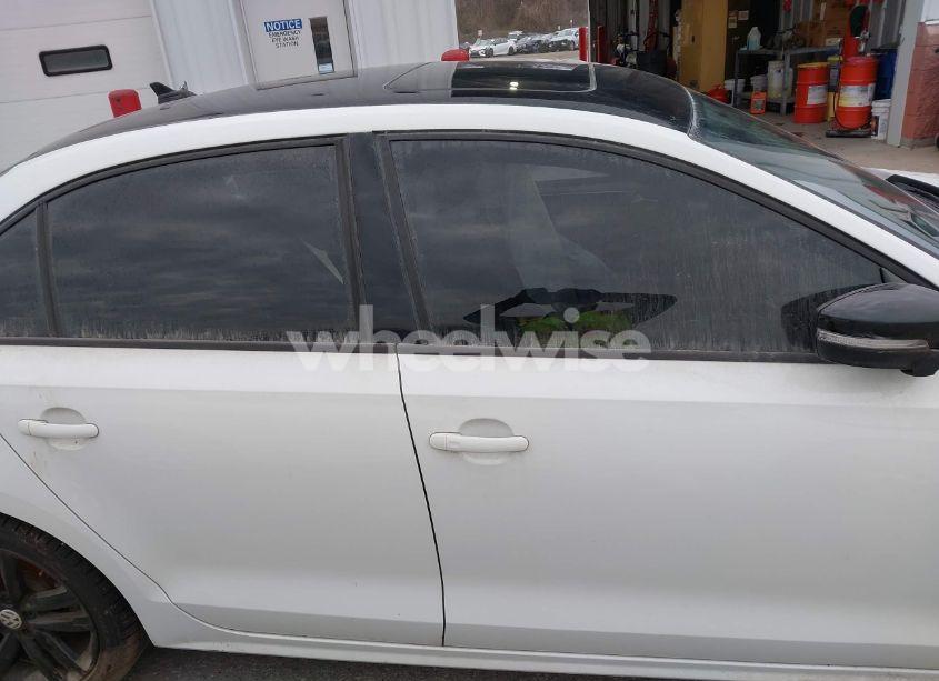 Photo 13 of 2018 Volkswagen Jetta 1.8T SE SPORT (VIN 3VWD17AJ7JM211643)