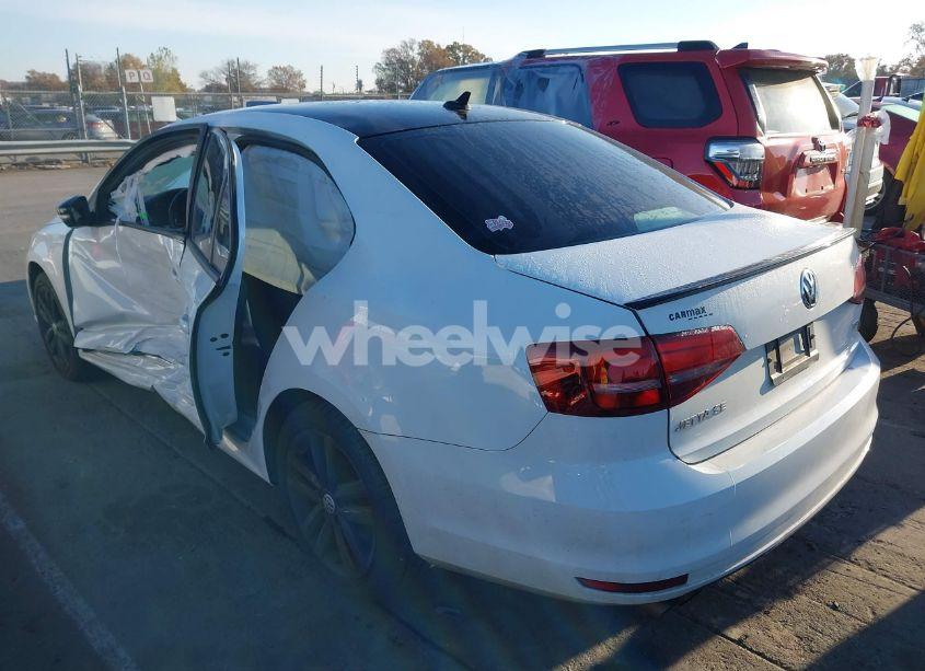 Photo 3 of 2018 Volkswagen Jetta 1.8T SE SPORT (VIN 3VWD17AJ7JM211643)